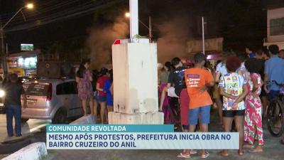 Moradores protestam após início de obra em frente à Igreja de São Sebastião, no Cruzeiro do Anil