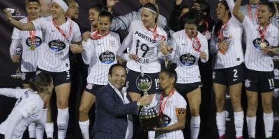 Corinthians vence Ferroviária e é bicampeão da Copa Libertadores