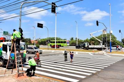 Av. Carlos Cunha: alteradas sinalizações de trânsito e faixa de pedestre