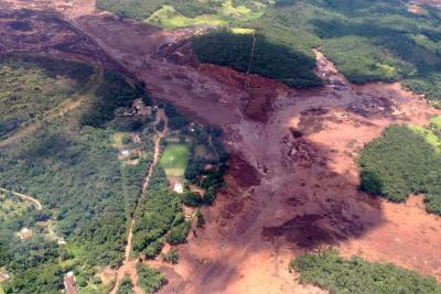 Bombeiros localizam mais um corpo nas buscas em Brumadinho