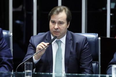 Maia diz que governo vai enviar reforma tributária e cobra negociação de pacto federativo