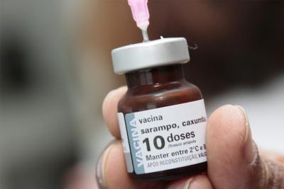 Brasil bate meta de vacinação de sarampo 