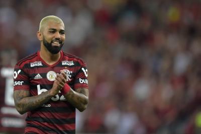 Gabigol dá vitoria ao Flamengo contra o Santos e coroa artilharia do Brasileirão