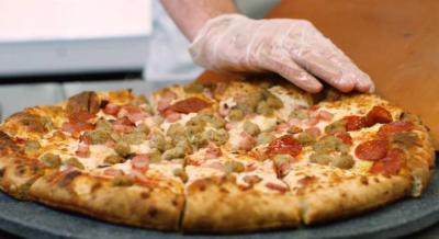Robô pizzaiolo pode produzir até 300 pizzas em apenas uma hora