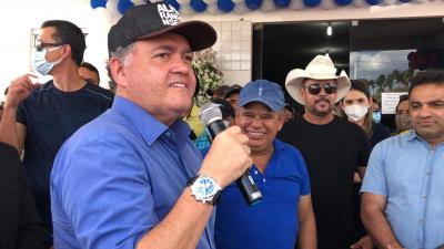 Bom Lugar: Roberto Rocha entrega ambulância e anuncia novas obras
