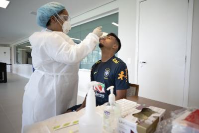 Seleção Brasileira conclui primeira bateria de testes de coronavírus