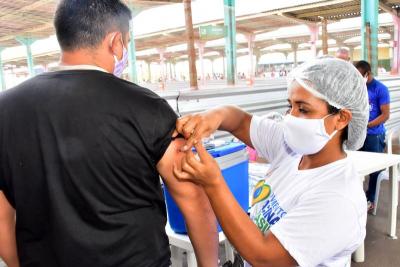 Sarampo: mais de 3 mil vacinados em terminais de integração