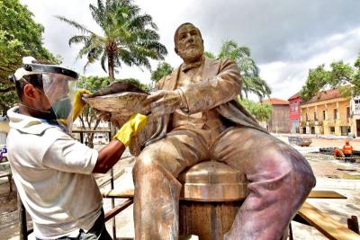 São Luís: inicidaa restauração da estátua de João Lisboa