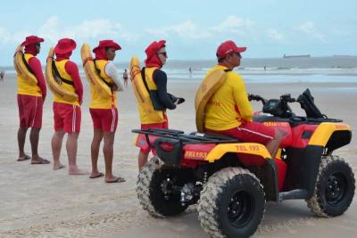 bombeiros em praia