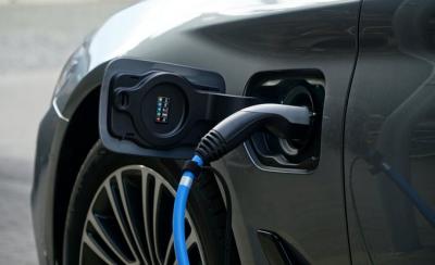 Venda de carros elétricos deve disparar até 2030