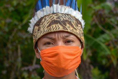 Bolsonaro sanciona com vetos lei para proteger indígenas durante pandemia 