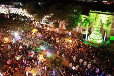multidão no centro histórico de São Luís
