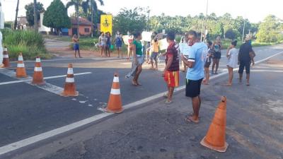 Moradores protestam na BR-135 em São Luís após acidente