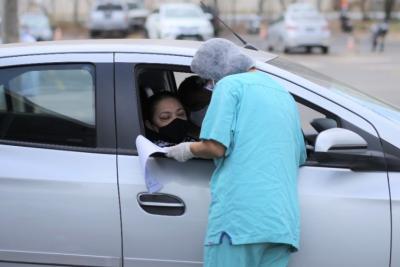 Covid-19: drive-thru amplia atendimento para pessoas com deficiência