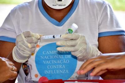 Flávio Dino solicita antecipação da vacinação da gripe no Maranhão