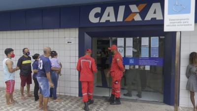 Equipe de reportagem mostra situação das filas da Caixa em São Luís