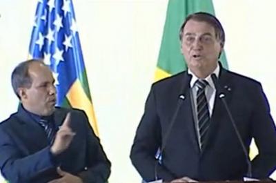  Bolsonaro pede para diplomatas levarem 'a verdade' ao mundo 
