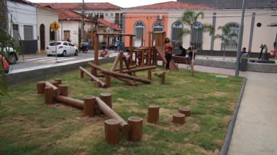 Praça da Misericórdia é entregue revitalizada pela Prefeitura