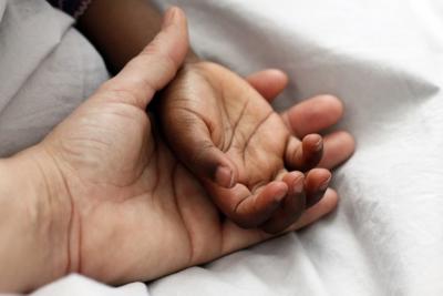 Justiça decide que criança pode ter dois pais na Certidão de Nascimento