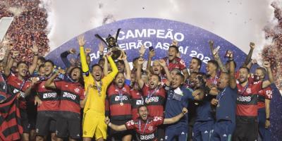 Flamengo é superado pelo São Paulo, mas garante título do Brasileirão 