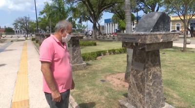 Prefeitura retira bustos da praça do Pantheon em São Luís