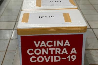 Distribuição de vacinas da AstraZeneca deve começar no sábado (23)