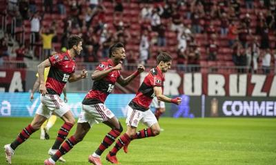 Com torcida, Flamengo bate Defensa y Justicia e avança na Libertadores