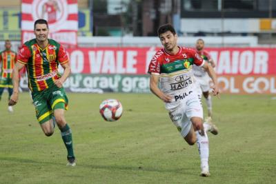 Série B: Sampaio Corrêa e Brusque empatam sem gols