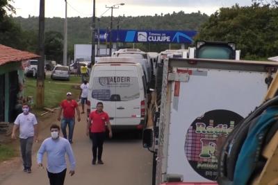 Motoristas protestam por mudanças de embarques no Porto do Cujupe