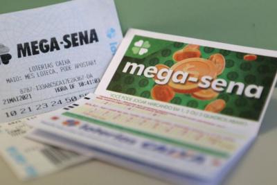 Ninguém acerta a Mega-Sena e prêmio acumula em R$ 45 milhões