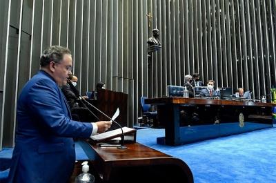Senado aprova Auxílio Brasil, programa que substitui o Bolsa Família 