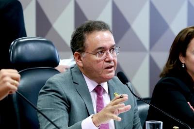 Roberto Rocha assegura que vai buscar recursos para obra ampliação da UFMA em Imperatriz