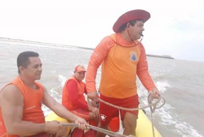 São Luís: iniciado patrulhamento com bote na orla da Ponta d’Areia