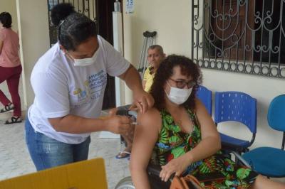 Covid-19: Prefeitura conclui imunização de idosos e pessoas com deficiência 