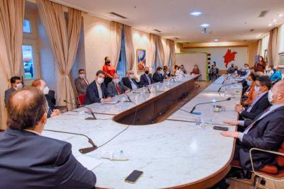 Prefeitura apresenta medidas contra a Covid durante reunião com autoridades