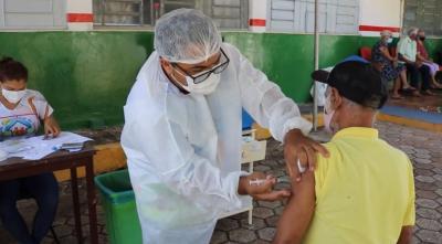 São Luís inicia vacinação de idosos com 90 ou mais com 3ª dose