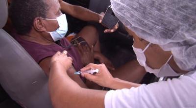 Idosos com 68 anos começam a ser vacinados em São Luís