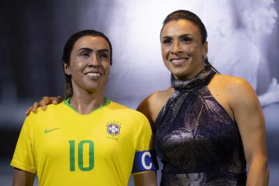 Museu Seleção Brasileira inaugura estátua de cera de Marta
