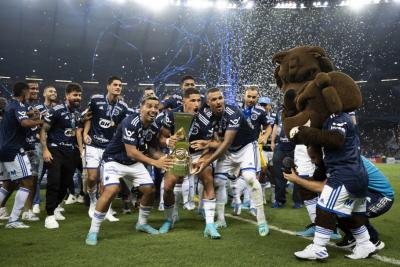 Cruzeiro vira no final, garante vitória na última rodada e leva premiação milionária