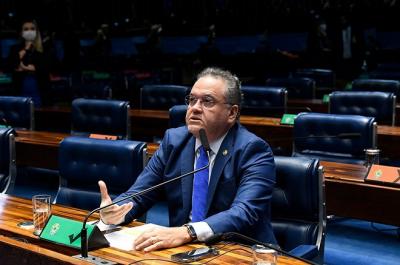 Auxílio Brasil está acima de disputas pessoais, afirma Roberto Rocha