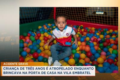 Criança de três anos é atropelada à porta de casa na Vila Embratel