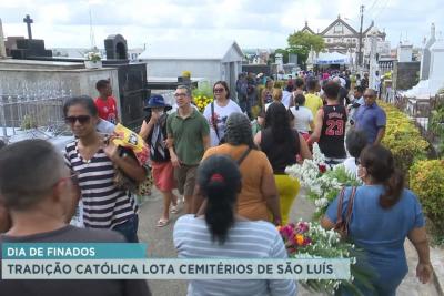 Dia de Finados: devotos lotam cemitérios em São Luís