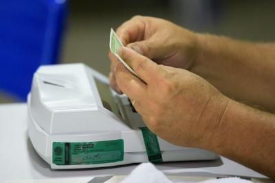 Eleitor tem 60 dias após cada turno para justificar ausência às eleições