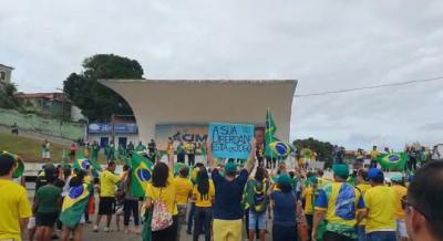Manifestantes fazem atos a favor de Bolsonaro em São Luís