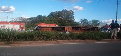 Ônibus tomba na BR-135 e deixa vários feridos em São Luís