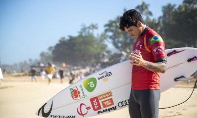 Surfe: Medina anuncia pausa em competições para cuidar da saúde