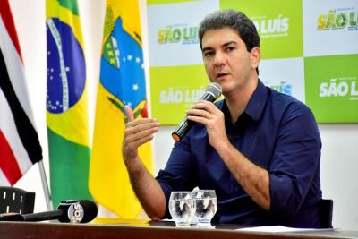Eduardo Braide anuncia progressão salarial para profissionais da educação