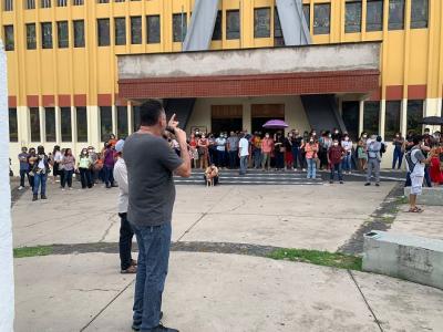 Professores da rede estadual realizam protesto em São Luís