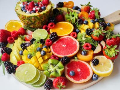 Cinco frutas que ajudam na perda de peso