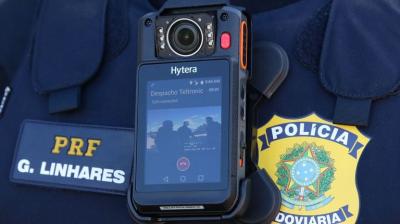 PRF e MJSP iniciam teste com câmeras corporais em abordagem policial